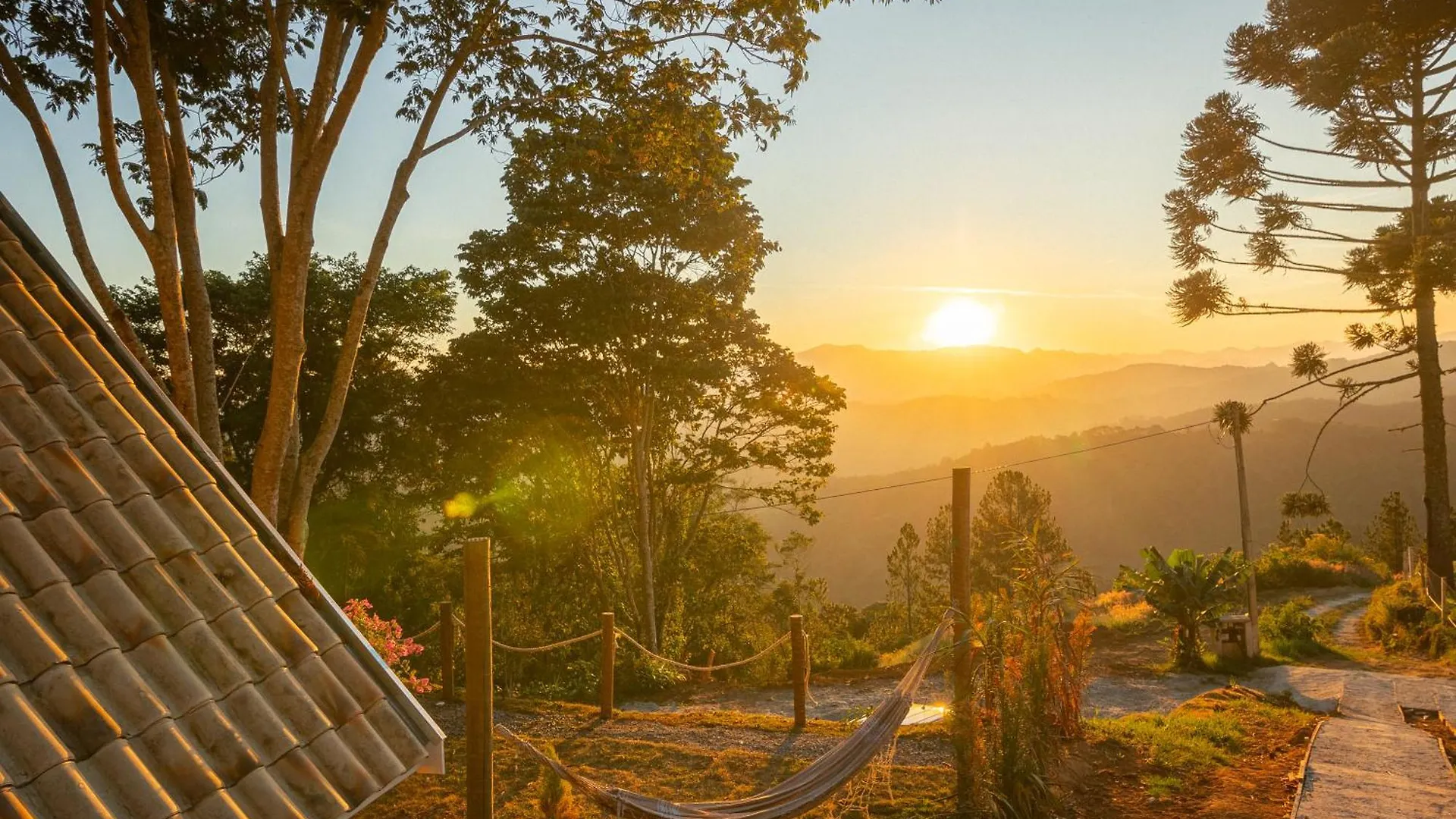 Chale Sunset Hills Em Campos Do Jordao Villa 0*,  Brazil
