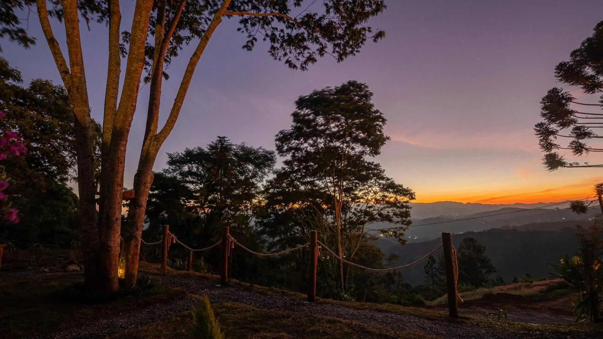 Chale Sunset Hills Em Campos Do Jordao Villa 0*,